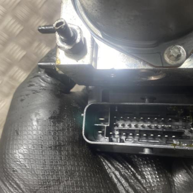 Bloc ABS (freins anti-blocage) PEUGEOT 307 Photo n°7