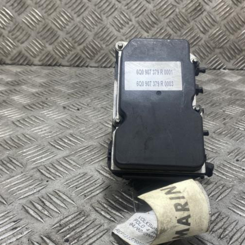 Bloc ABS (freins anti-blocage) VOLKSWAGEN POLO 4 Photo n°3