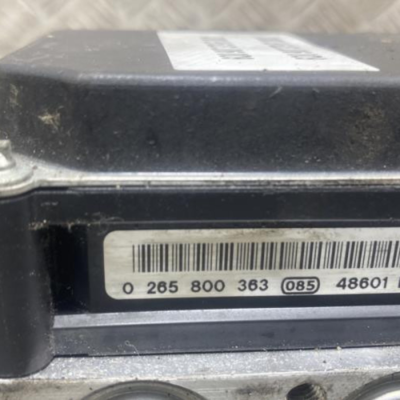 Bloc ABS (freins anti-blocage) VOLKSWAGEN POLO 4 Photo n°6