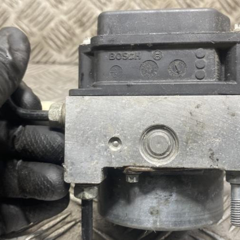 Bloc ABS (freins anti-blocage) OPEL CORSA D Photo n°5