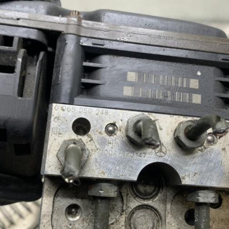 Bloc ABS (freins anti-blocage) MERCEDES CLASSE CLS 219 Photo n°5