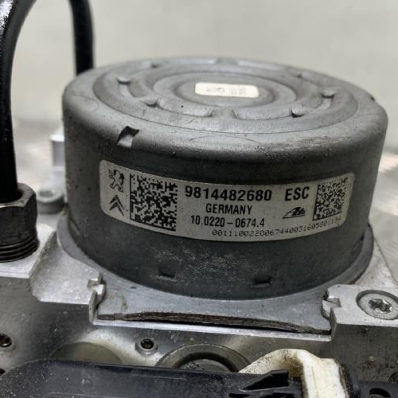 Bloc ABS (freins anti-blocage) PEUGEOT 2008 1 Photo n°3