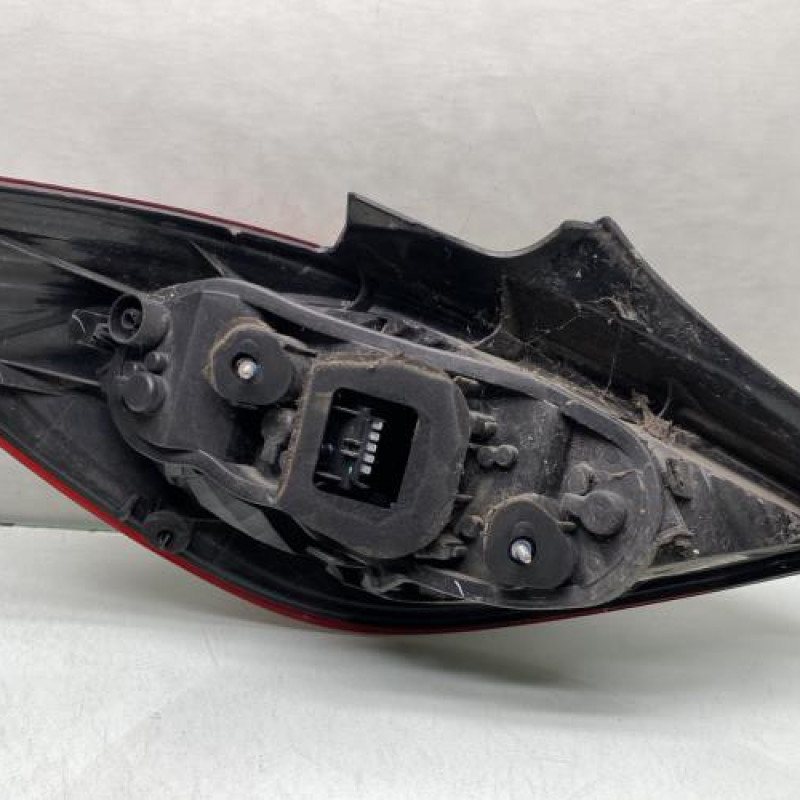 Feu arriere principal droit (feux) OPEL CORSA D Photo n°2