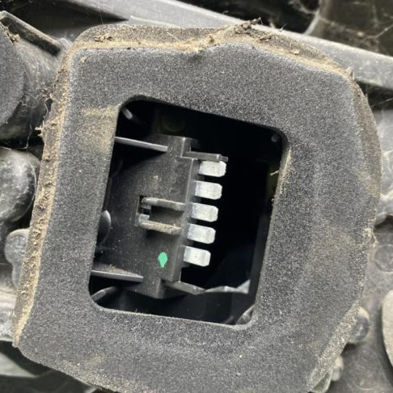 Feu arriere principal droit (feux) OPEL CORSA D Photo n°3