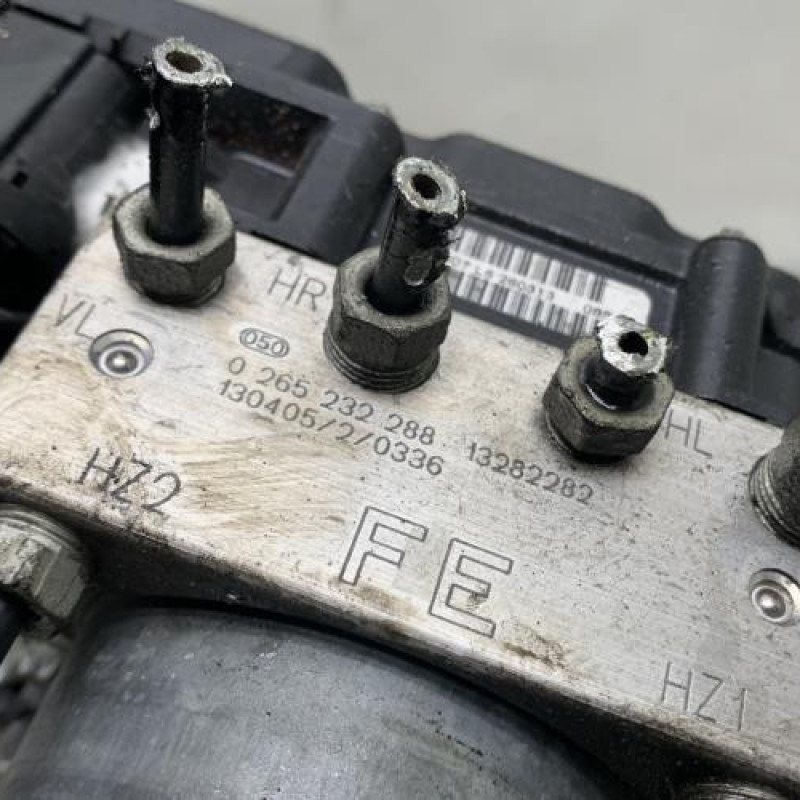 Bloc ABS (freins anti-blocage) OPEL CORSA D Photo n°3