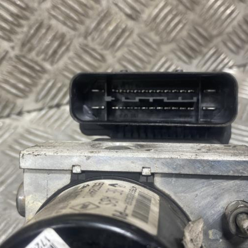 Bloc ABS (freins anti-blocage) RENAULT MEGANE 3 Photo n°7