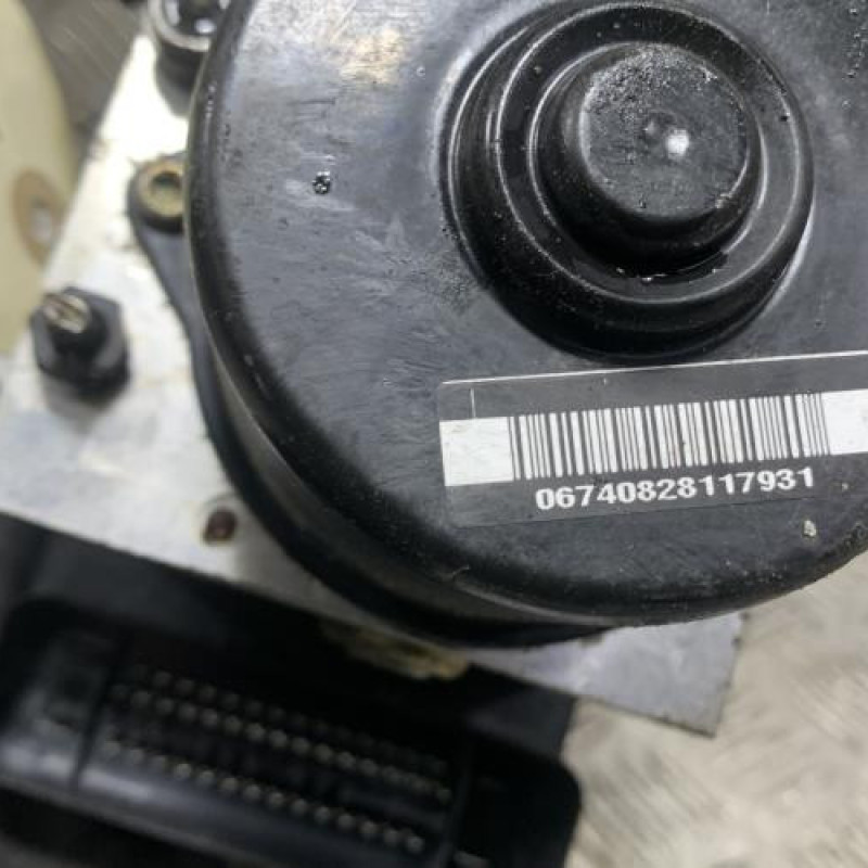 Bloc ABS (freins anti-blocage) BMW Z4 E85 Photo n°6