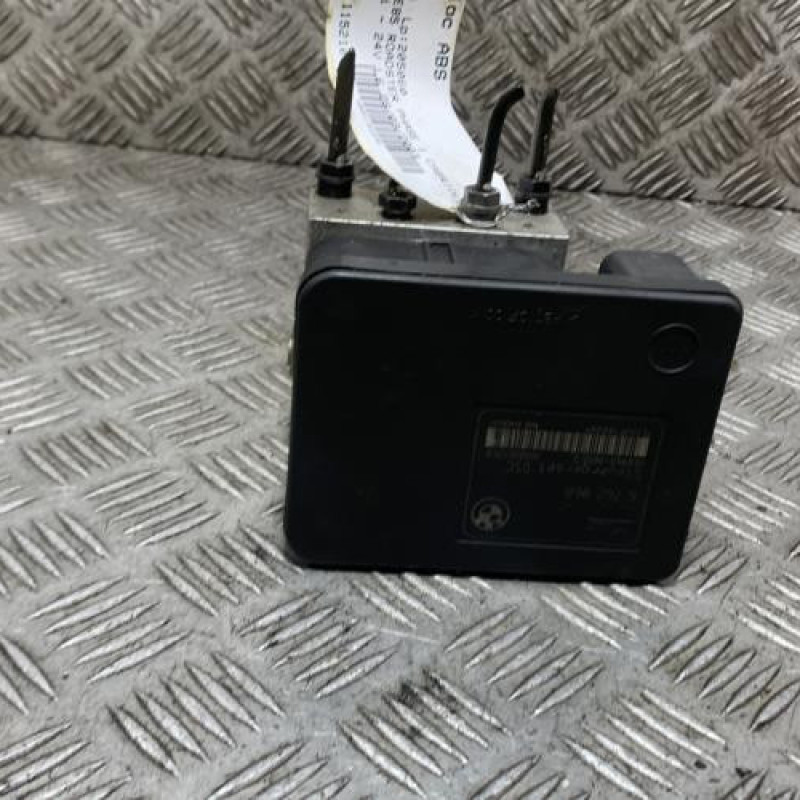 Bloc ABS (freins anti-blocage) BMW Z4 E85 Photo n°8