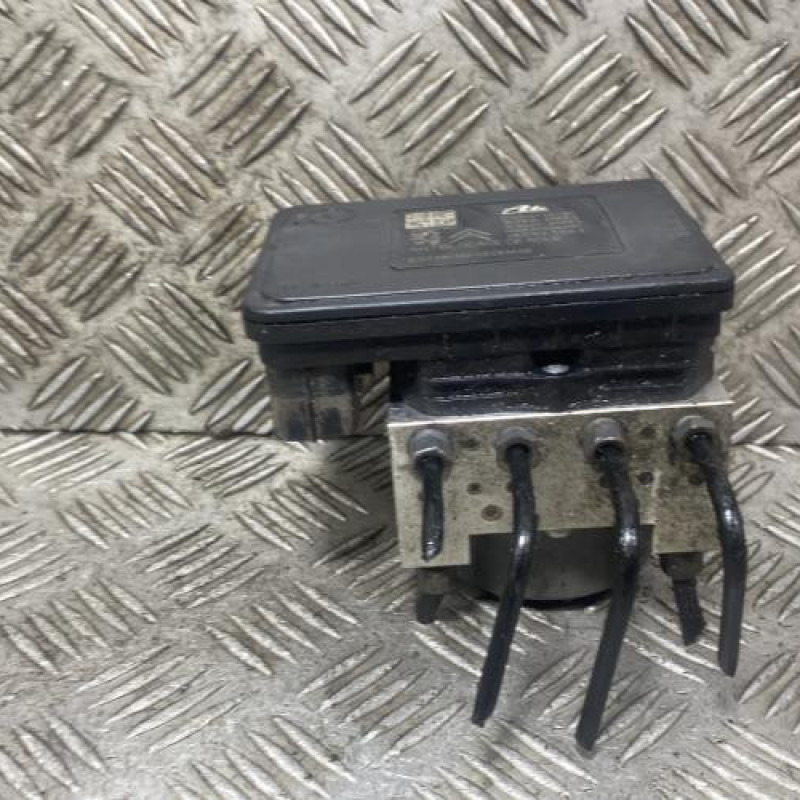 Bloc ABS (freins anti-blocage) PEUGEOT 208 1 Photo n°1