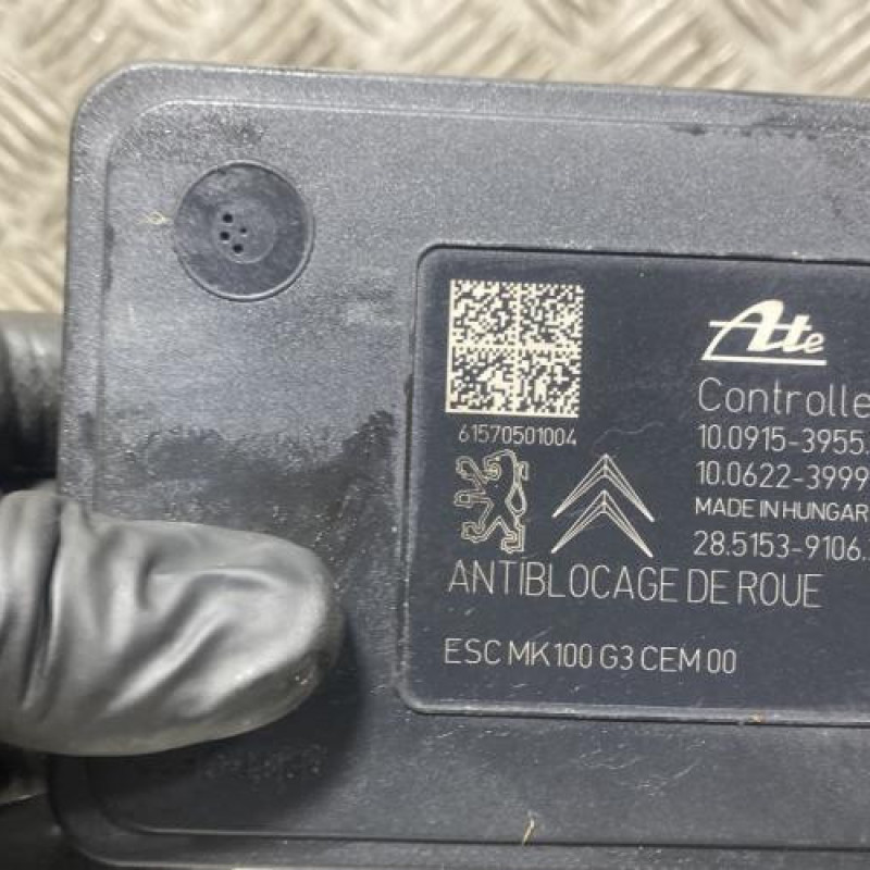 Bloc ABS (freins anti-blocage) PEUGEOT 208 1 Photo n°5