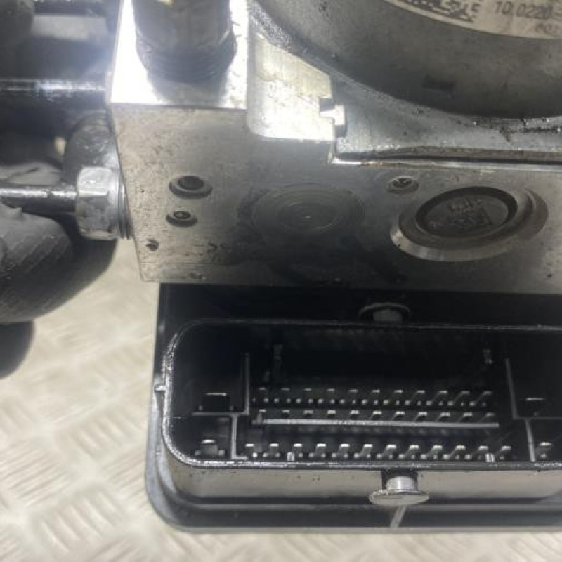 Bloc ABS (freins anti-blocage) PEUGEOT 208 1 Photo n°7