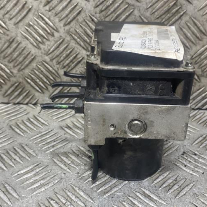 Bloc ABS (freins anti-blocage) VOLKSWAGEN POLO 4 Photo n°3