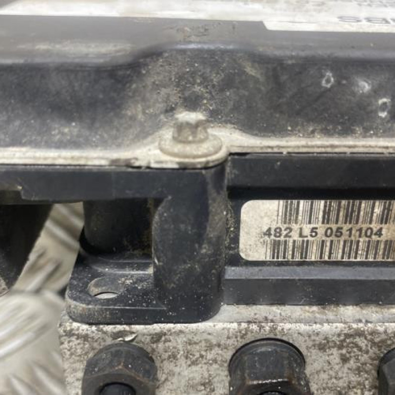 Bloc ABS (freins anti-blocage) VOLKSWAGEN POLO 4 Photo n°5