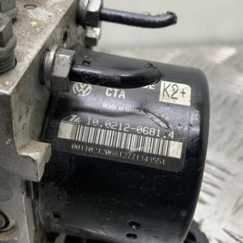 Bloc ABS (freins anti-blocage) VOLKSWAGEN GOLF 6 Photo n°3