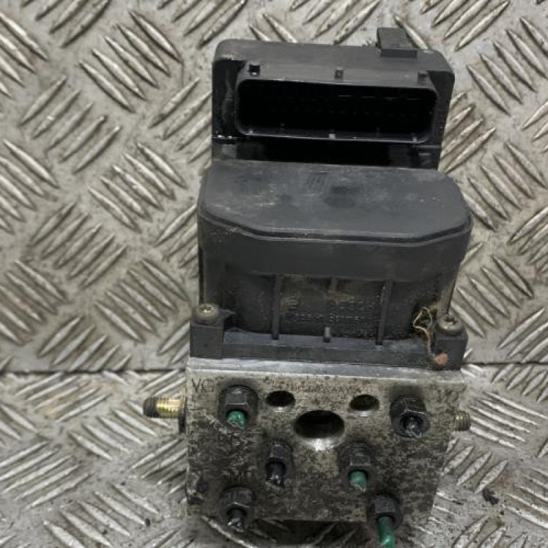 Bloc ABS (freins anti-blocage) RENAULT CLIO 2 Photo n°4