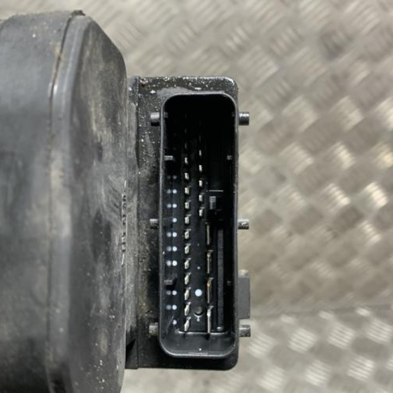 Bloc ABS (freins anti-blocage) RENAULT CLIO 2 Photo n°7