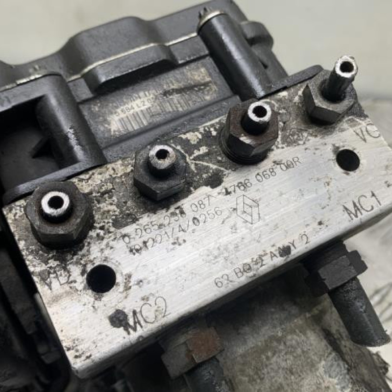 Bloc ABS (freins anti-blocage) RENAULT MASTER 3 Photo n°3