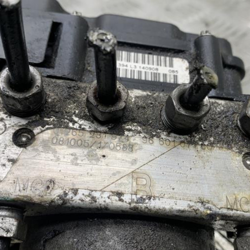 Bloc ABS (freins anti-blocage) PEUGEOT PARTNER 2 Photo n°4