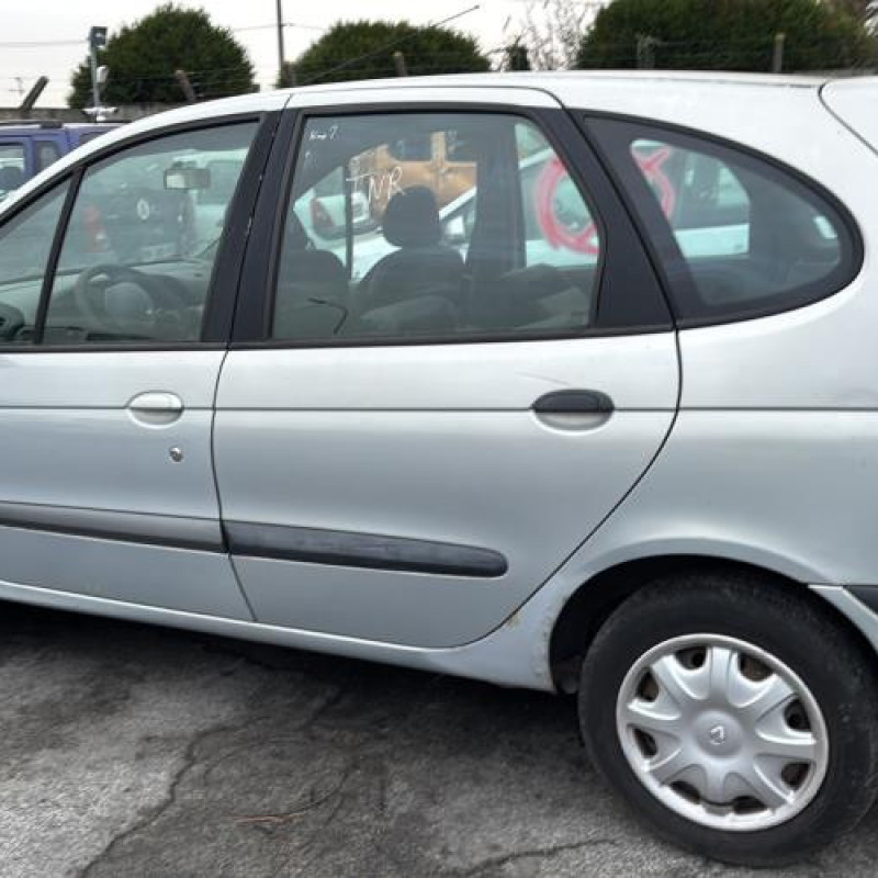 Anti brouillard gauche (feux) RENAULT SCENIC 1 Photo n°9