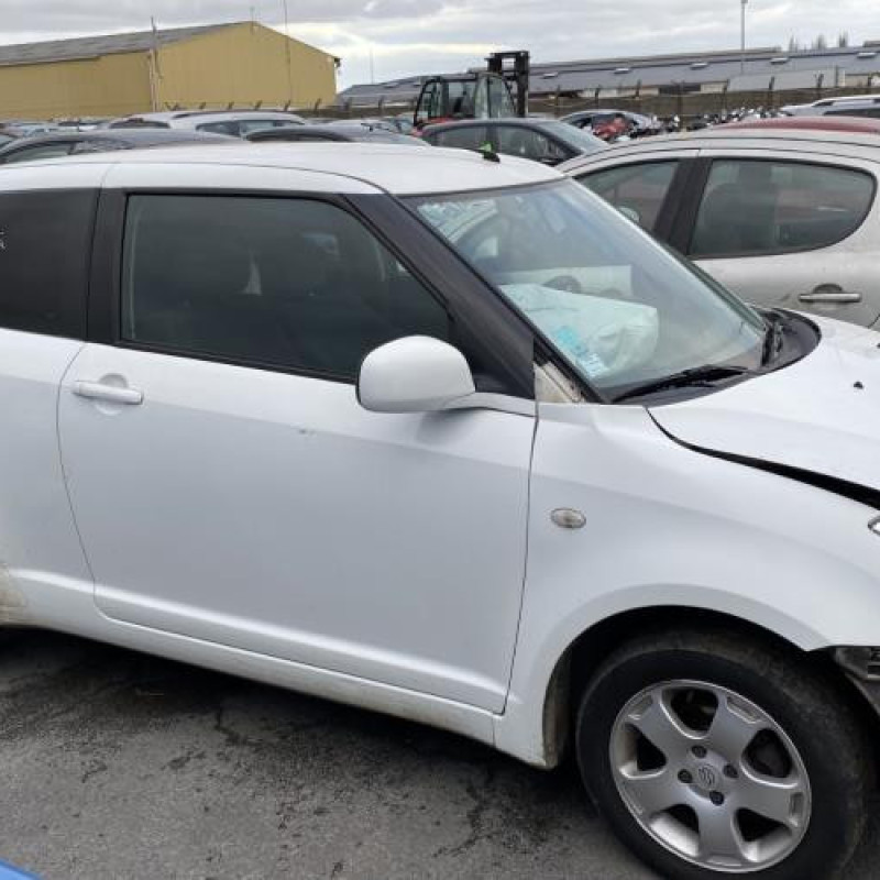 Moteur SUZUKI SWIFT 3 Photo n°7