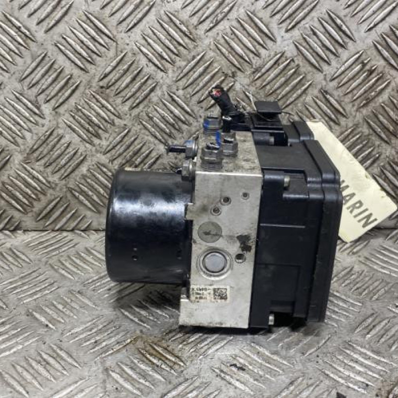 Bloc ABS (freins anti-blocage) VOLKSWAGEN SCIROCCO 3 Photo n°4