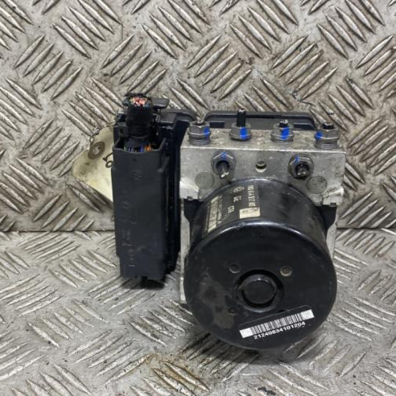 Bloc ABS (freins anti-blocage) VOLKSWAGEN SCIROCCO 3 Photo n°5