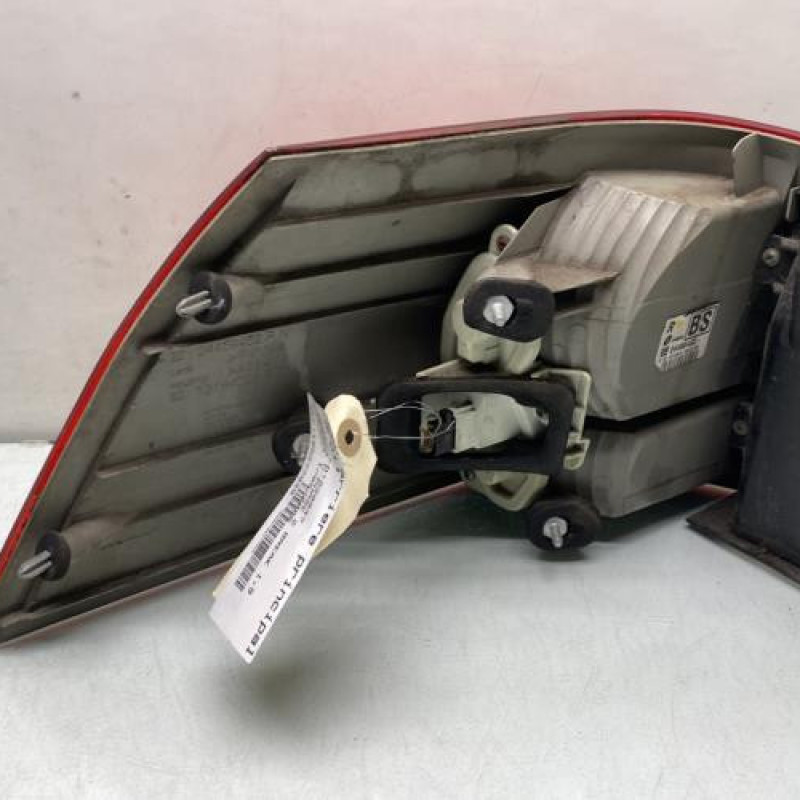 Feu arriere principal droit (feux) OPEL VECTRA C Photo n°2