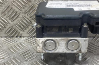 Bloc ABS (freins anti-blocage) MERCEDES CLASSE A 176 Photo n°1