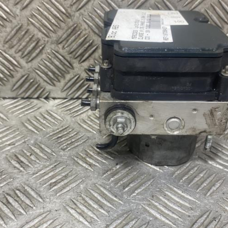 Bloc ABS (freins anti-blocage) MERCEDES CLASSE A 176 Photo n°3