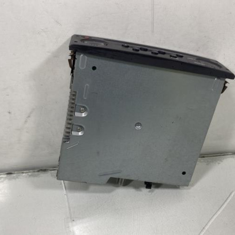 Autoradio d'origine RENAULT CLIO 2 CAMPUS Photo n°2