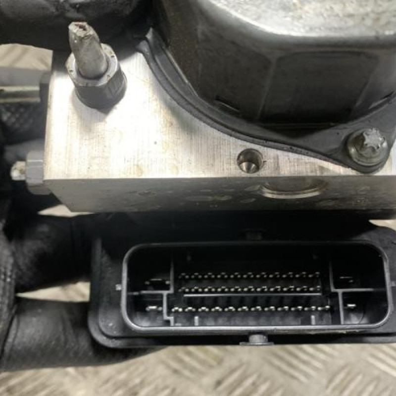 Bloc ABS (freins anti-blocage) RENAULT CAPTUR 1 Photo n°8