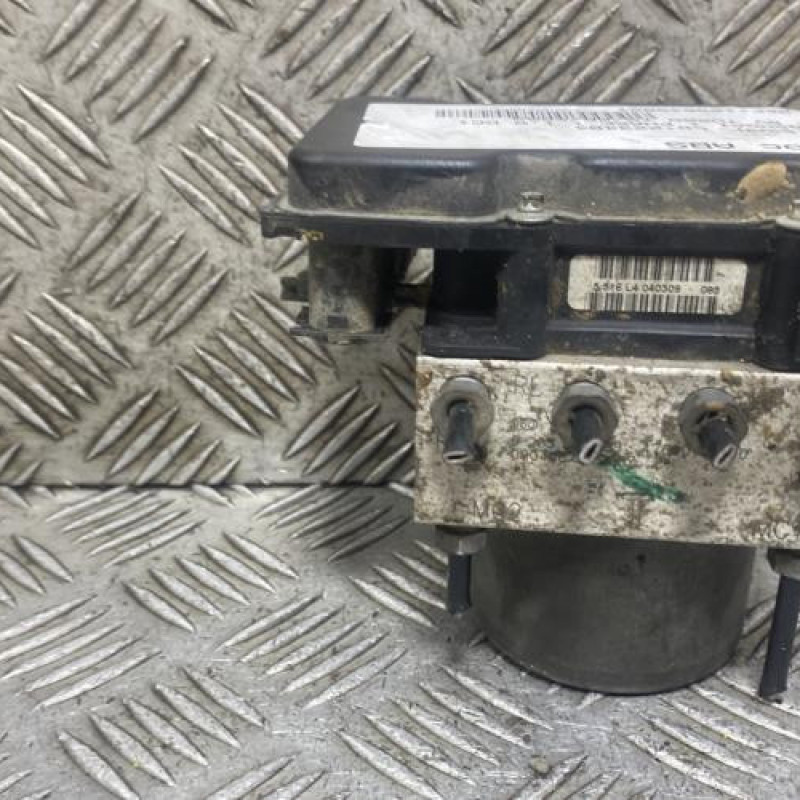 Bloc ABS (freins anti-blocage) NISSAN QASHQAI 1 Photo n°4