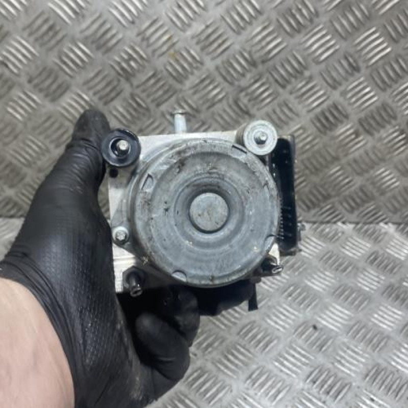 Bloc ABS (freins anti-blocage) NISSAN QASHQAI 1 Photo n°8