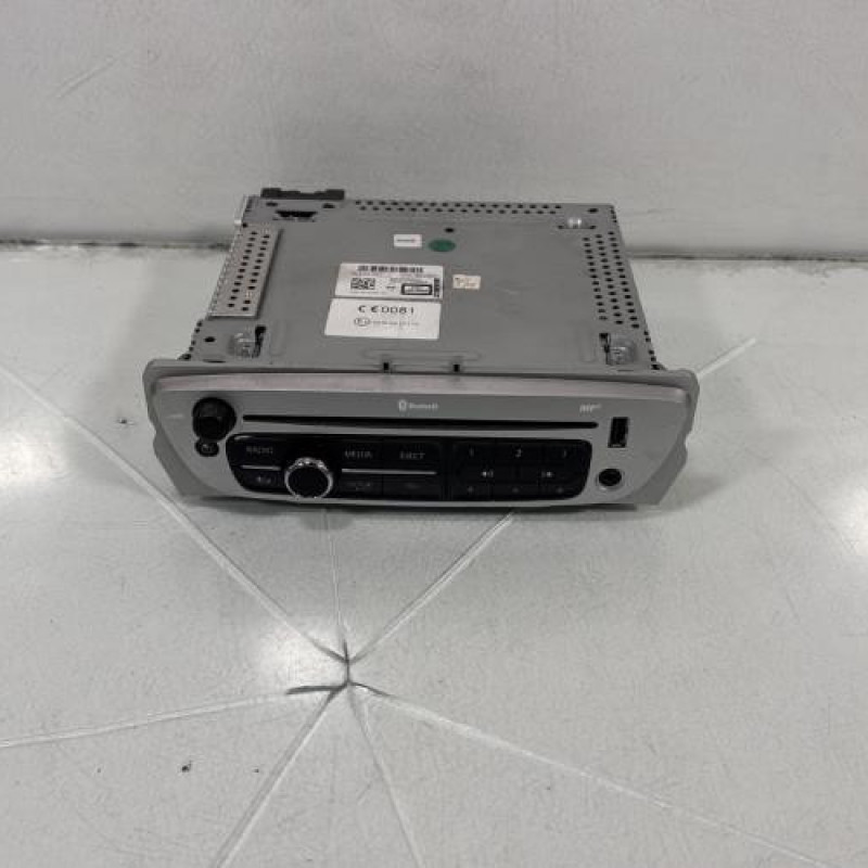 Autoradio d'origine RENAULT GRAND SCENIC 3 Photo n°1