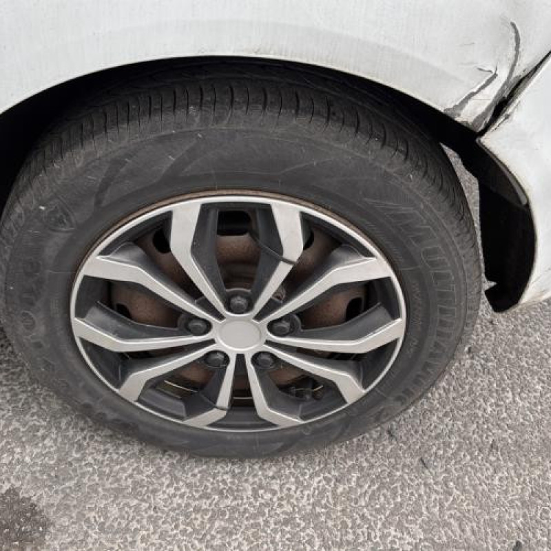 Anti brouillard arriere gauche FORD FIESTA 6 Photo n°16