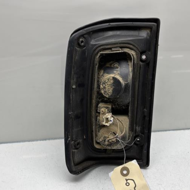 Feu arriere principal droit (feux) NISSAN PATROL 1 Photo n°3