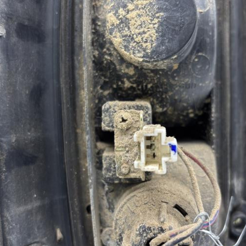 Feu arriere principal droit (feux) NISSAN PATROL 1 Photo n°5