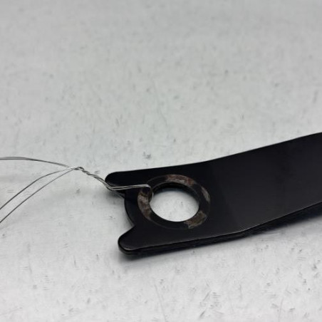 Attache ceinture avant droit TOYOTA YARIS 1