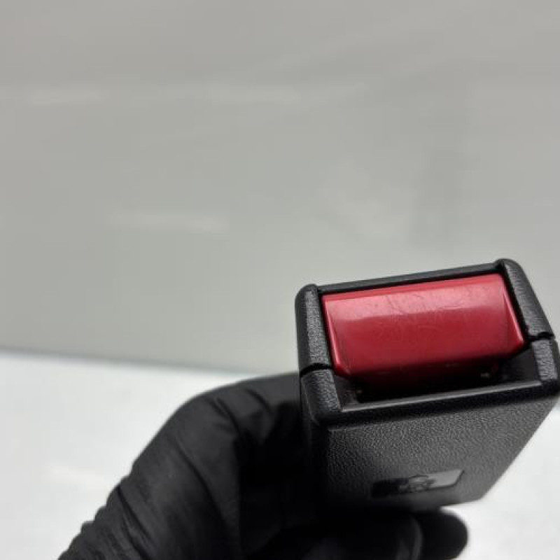 Attache ceinture avant gauche TOYOTA YARIS 1 Photo n°3