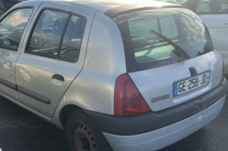 Attache ceinture arriere droit RENAULT CLIO 2