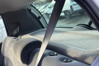 Attache ceinture arriere droit RENAULT CLIO 2