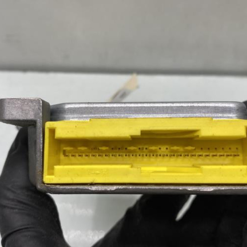 Boitier air bag RENAULT CLIO 2 Photo n°3