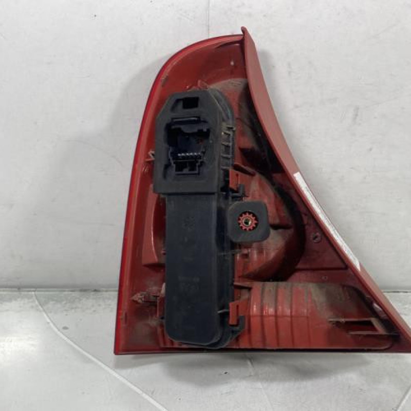 Feu arriere principal droit (feux) RENAULT CLIO 2 Photo n°3