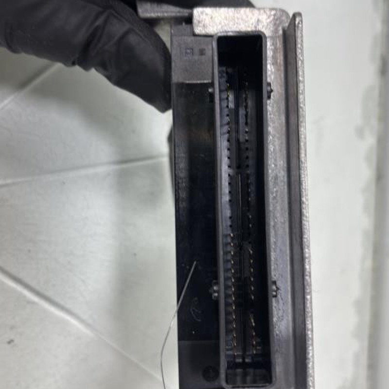 Boitier air bag RENAULT CLIO 3 Photo n°3