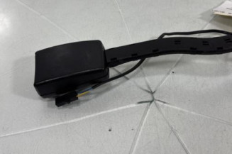 Attache ceinture avant gauche VOLKSWAGEN GOLF 5 Photo n°1