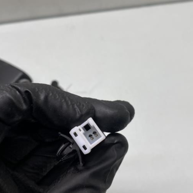 Attache ceinture arriere gauche HYUNDAI I 10 2 Photo n°4