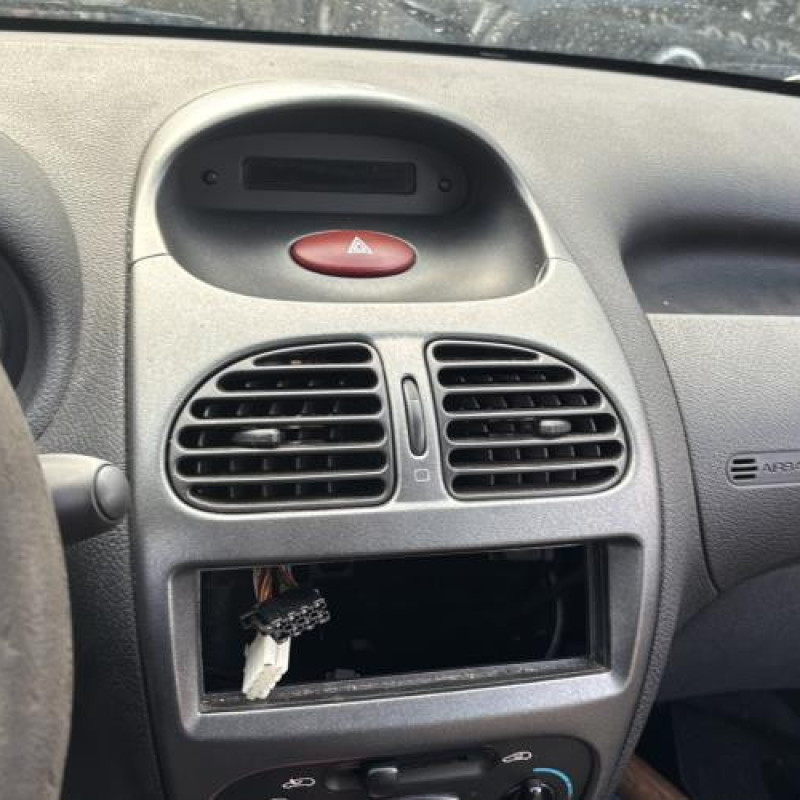 Feu arriere principal droit (feux) PEUGEOT 206 Photo n°18