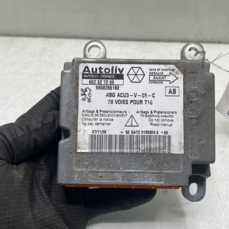 Boitier air bag PEUGEOT 206 Photo n°1