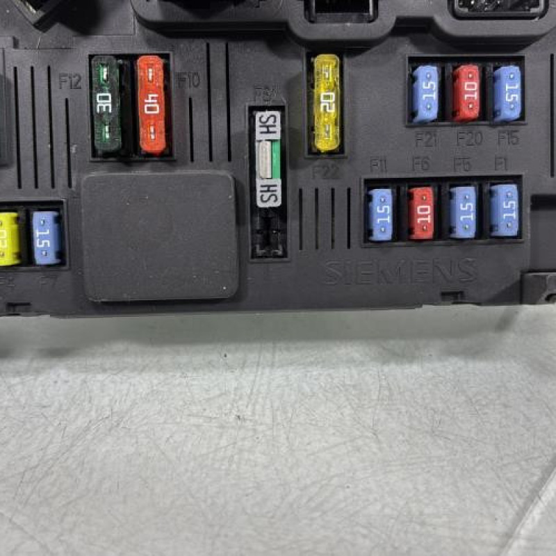 Boitier BSI PEUGEOT 206+ Photo n°2