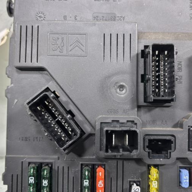 Boitier BSI PEUGEOT 206+ Photo n°3